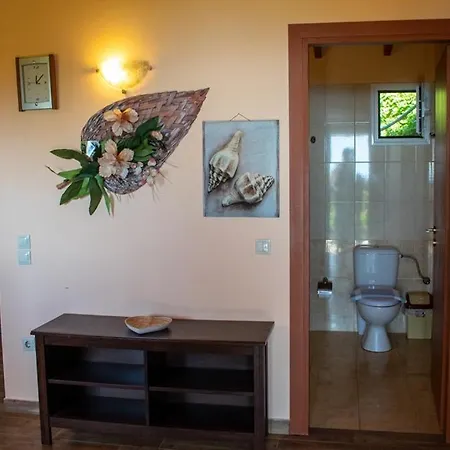 Takis & Eirini Family * Pérama