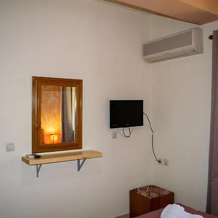 Takis & Eirini Family * Pérama