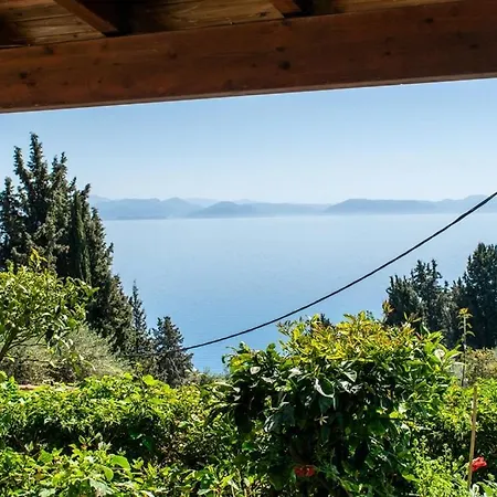 Takis & Eirini Family Pérama