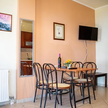 Takis & Eirini Family * Pérama