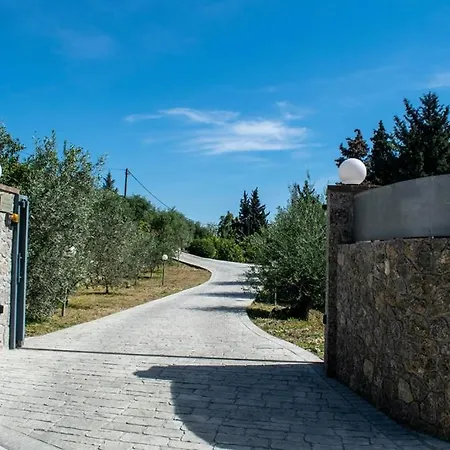 Takis&eirini Family Perama (Corfu)